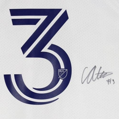 Çerçeveli Chris Odoi-Atsen D. C. United İmzalı Maç-2022 MLS Sezonundan 3 numaralı Beyaz Forma Kullanıldı-M Beden İmzalı Futbol