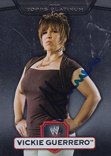 Vickie Guerrero İmzalı 2010 Topps Platinum WWE Çaylak Kartı 120 RC İmzalı YENİ İmzalı Güreş Kartları